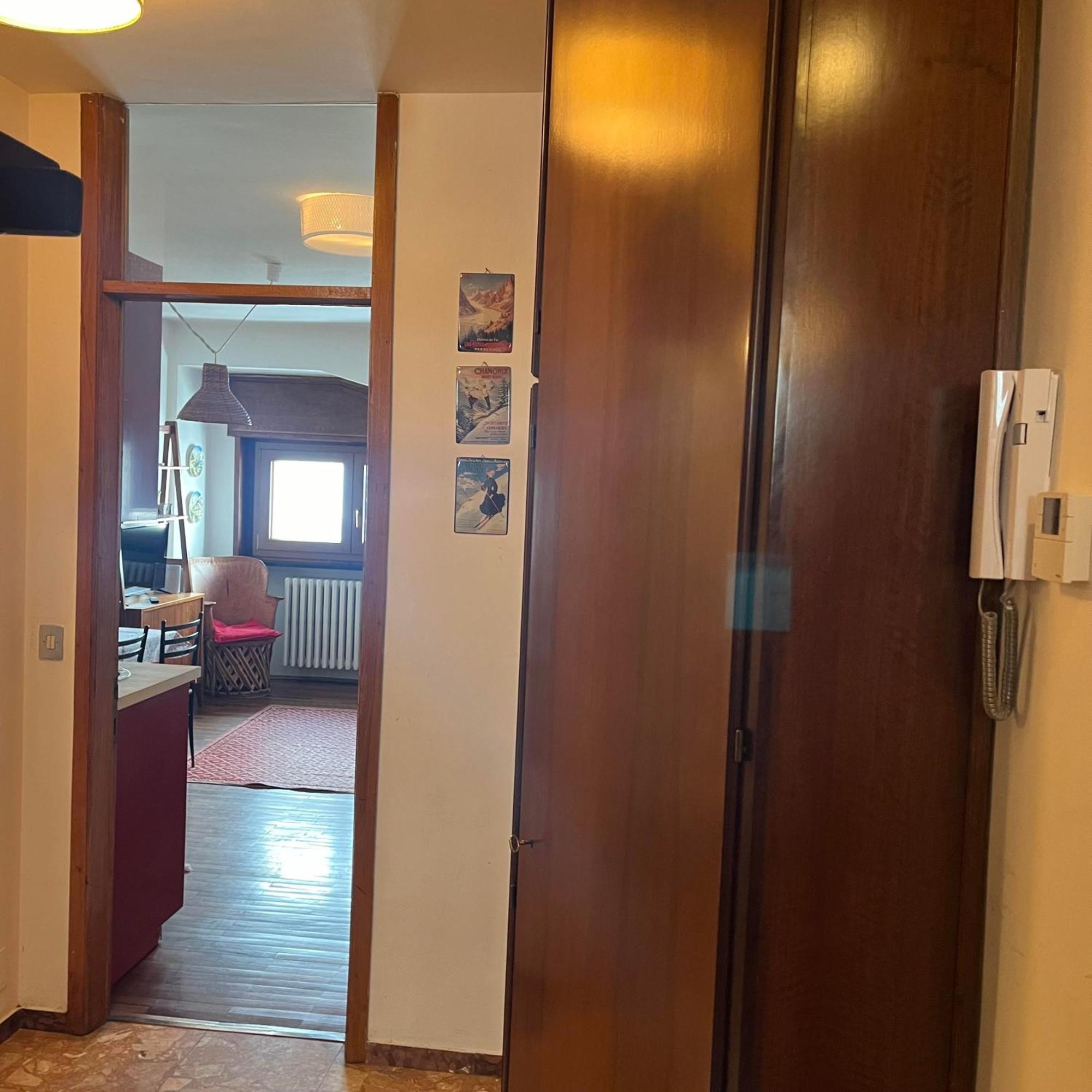 Appartamento Cervinia Fronte Funivie ブレウイル・チェルヴィナイア エクステリア 写真