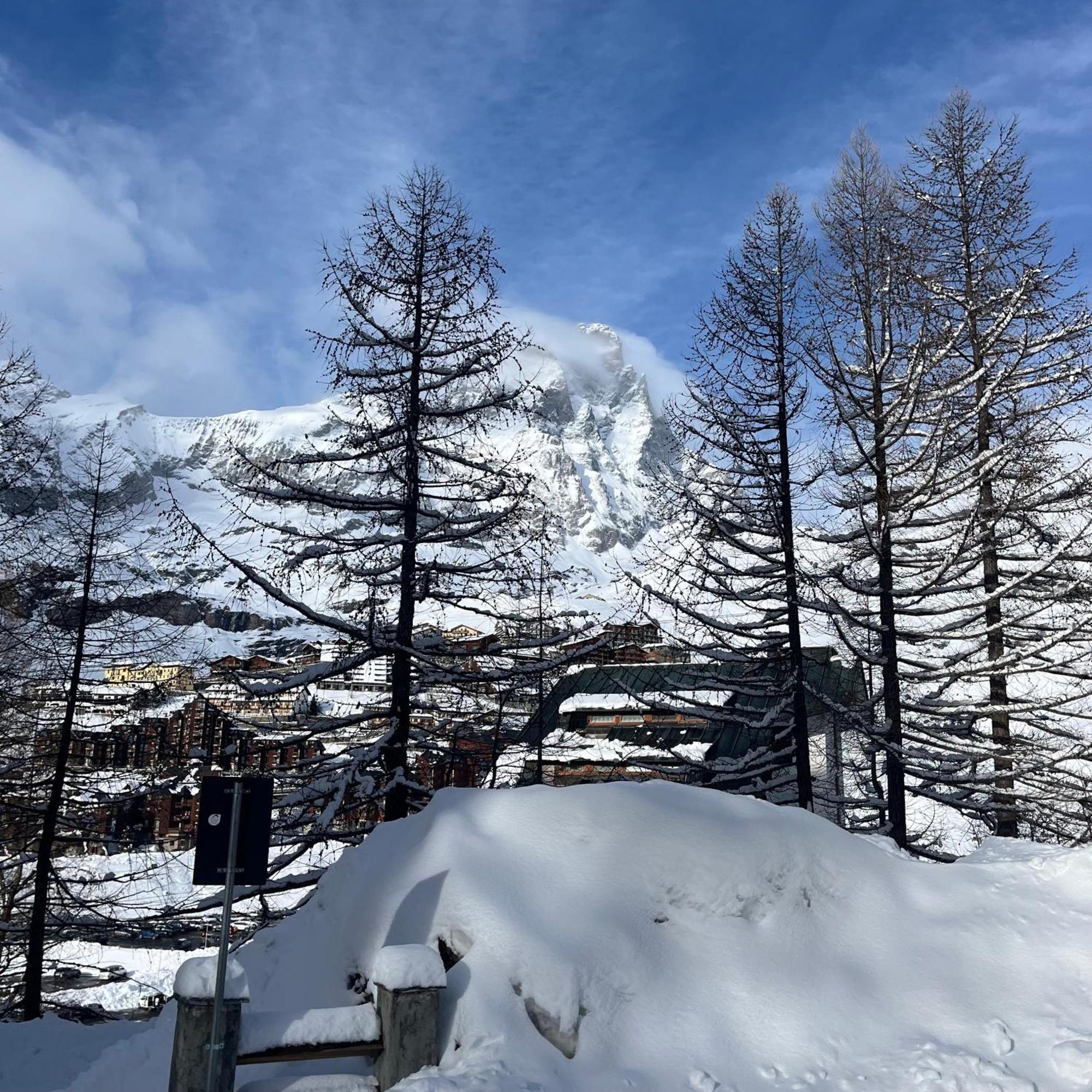 Appartamento Cervinia Fronte Funivie ブレウイル・チェルヴィナイア エクステリア 写真